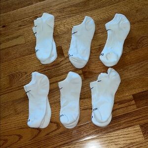 Nike White Athletic Socks with Reinforced Cushioning
